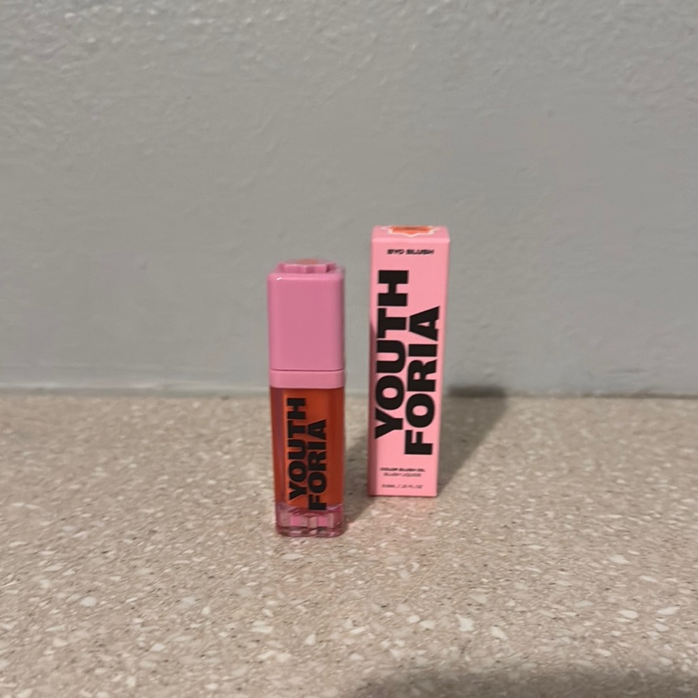 Radiant Pink Blush Makeup for a Flawless Finish